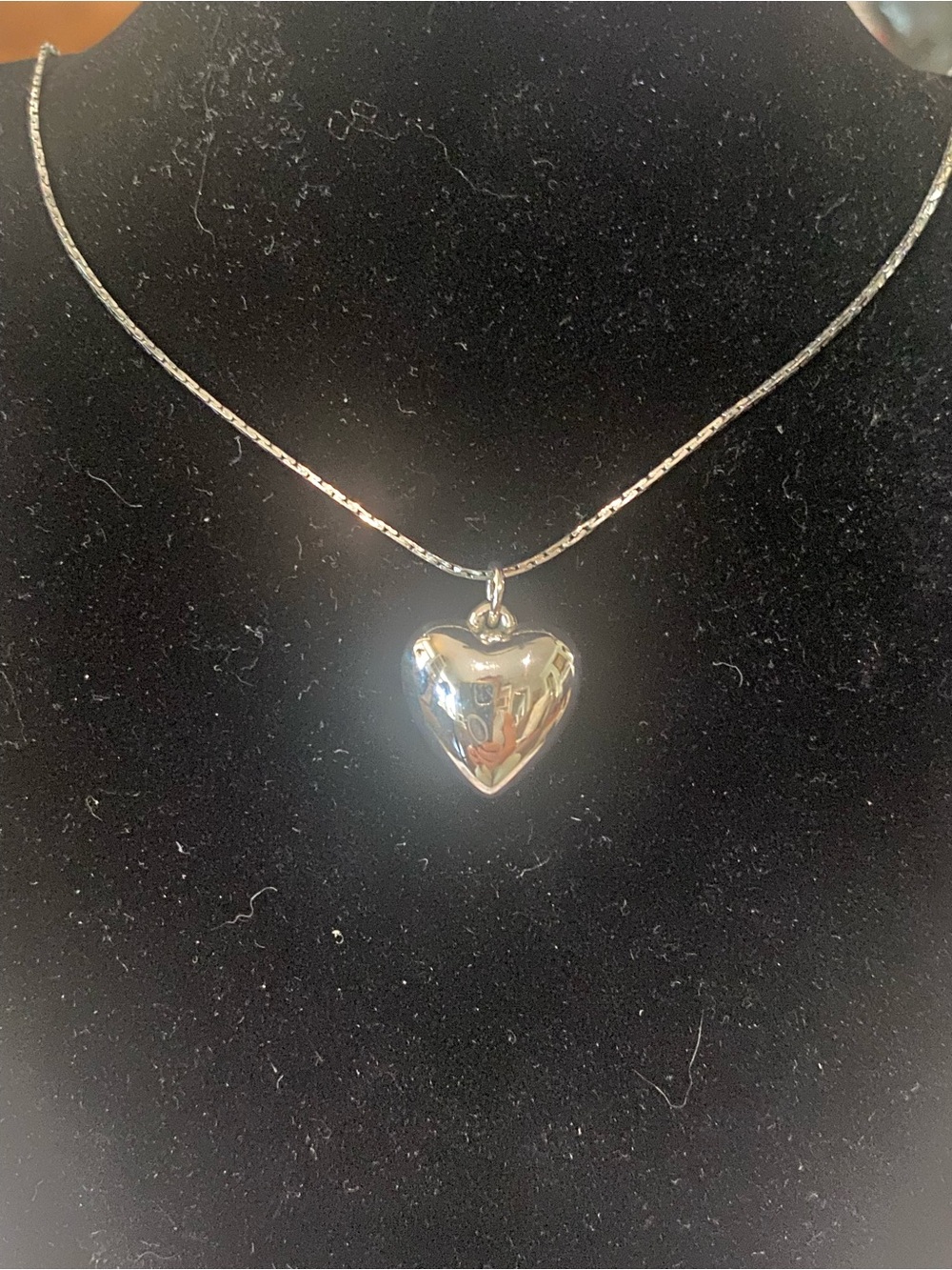 Silver Heart Pendant Necklace - Silver Tone Unbranded
